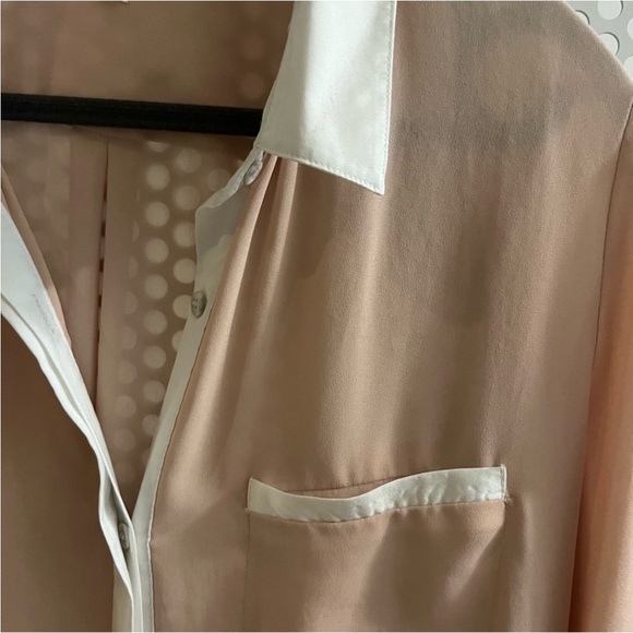 Free People Collared Chic Button Down Size Medium Blouse Beige and White GUC - Picture 3 of 9